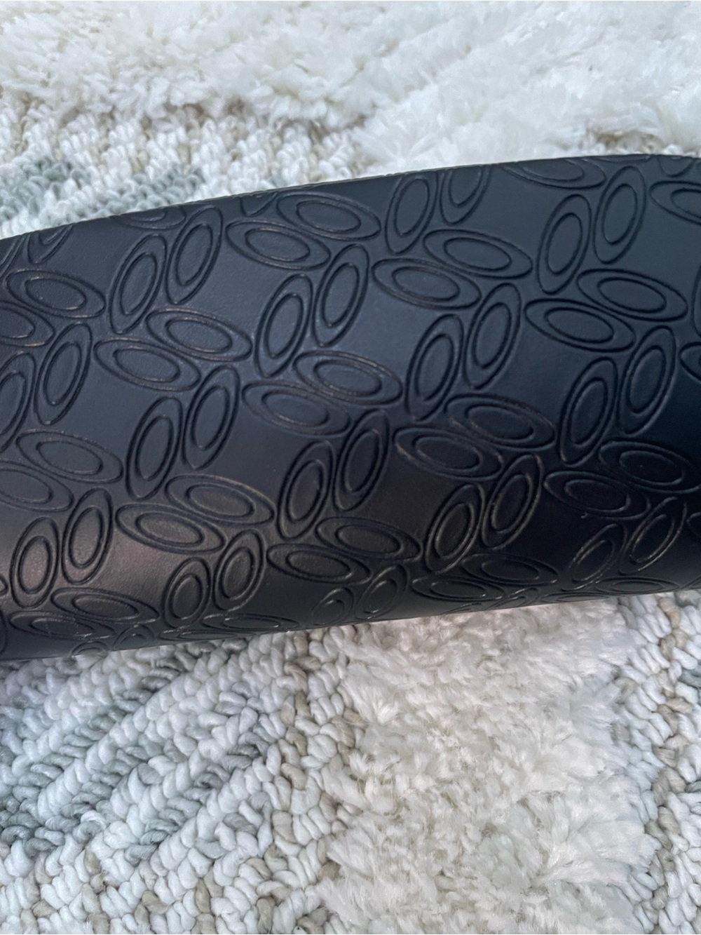 Oakley Black Embossed Wristlet Sunglass Pouch - Picture 2 of 4